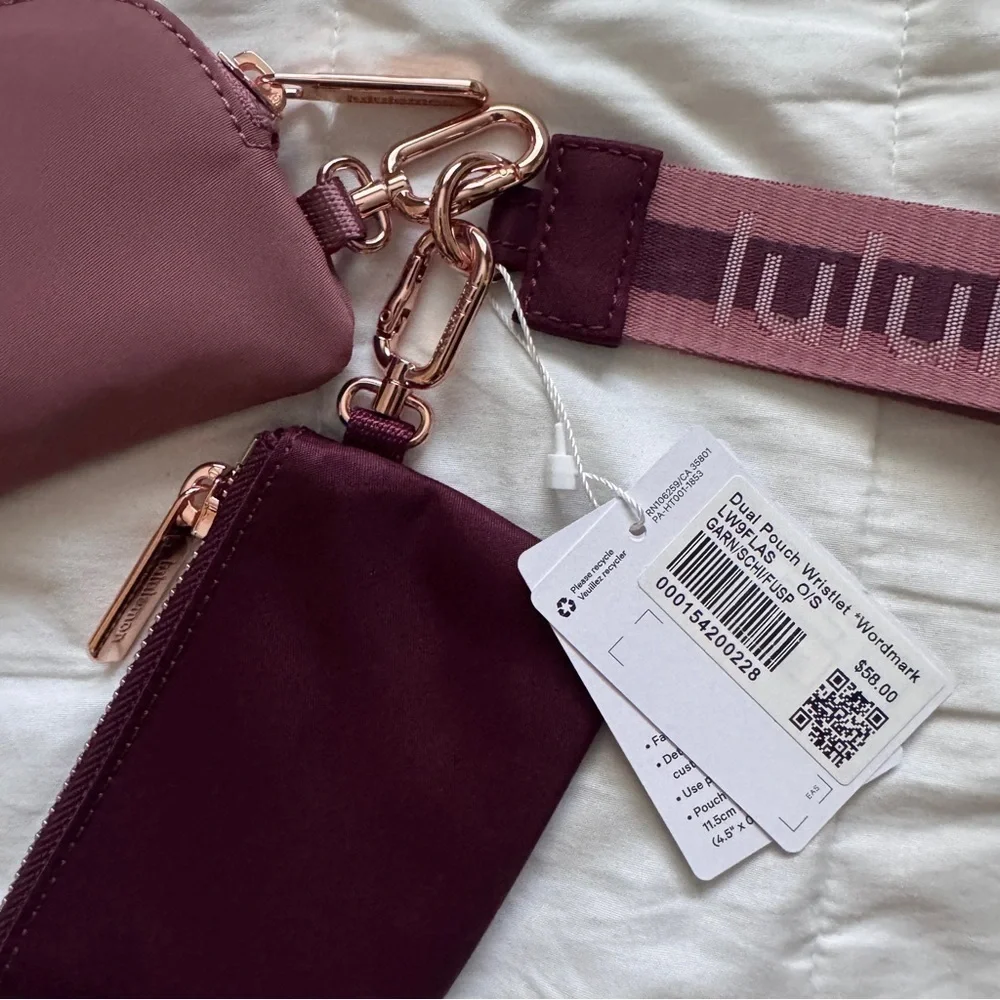 31 🆕✨ Lululemon Dual Pouch Wristlet Wordmark - Garnet Spiced Chai
